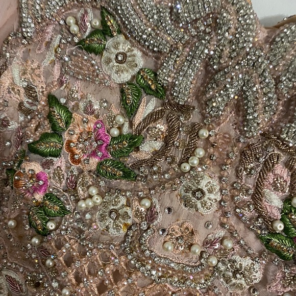 Maxi - Picture 8 of 14